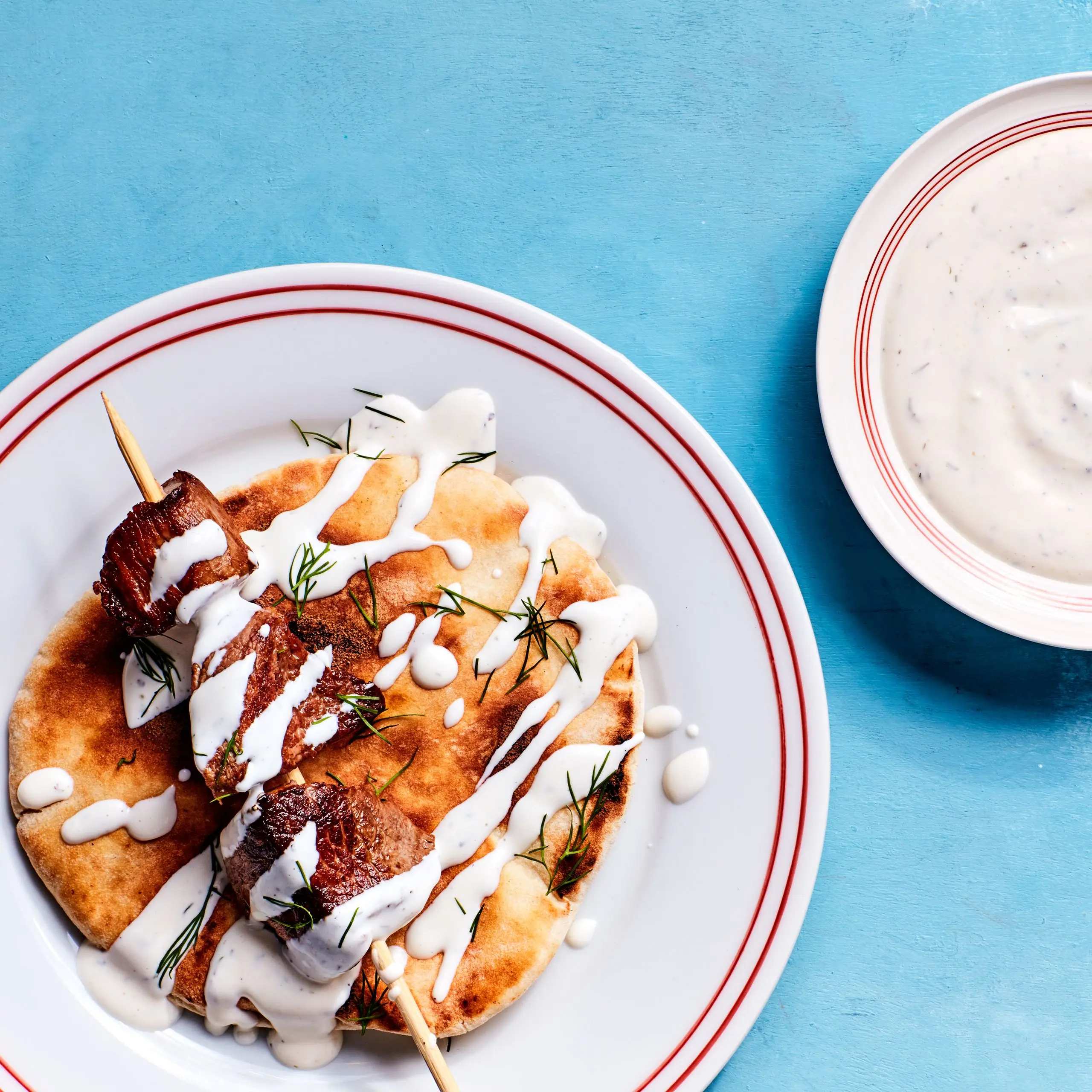 Molho branco no estilo de carrinho halal