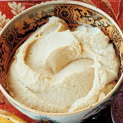 Raiz de aipo e purê de maçã