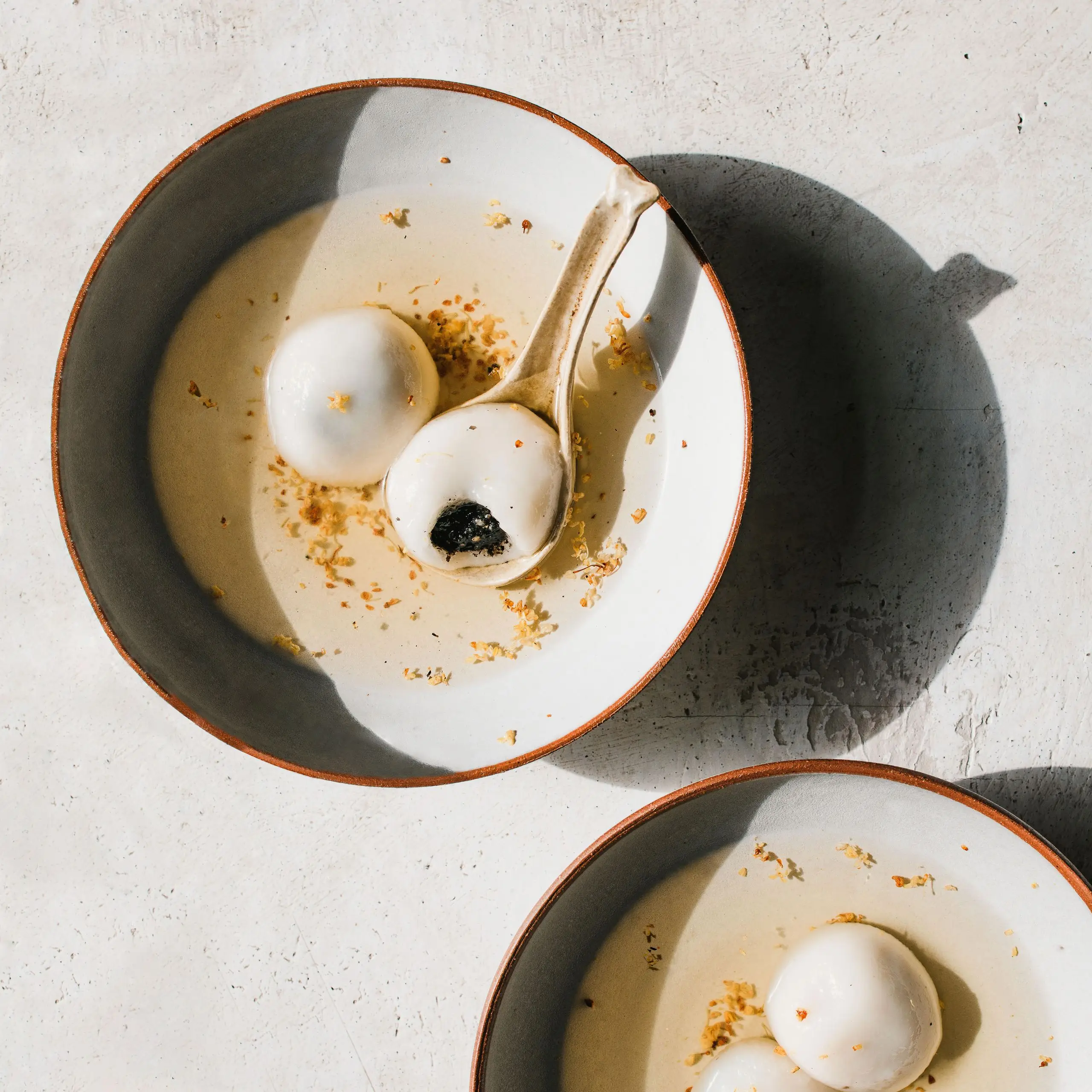 Bolas de arroz pegajosas três maneiras (bolas de arroz glutinosas: carne fresca, gergelim, banha de legumes | tang yuán: xiān ròu, zhī ma, cài zhū yóu)