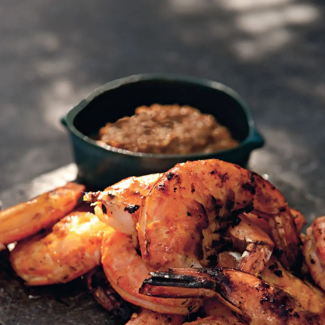 Camarão grelhado com sambal de capim-chile de fogo