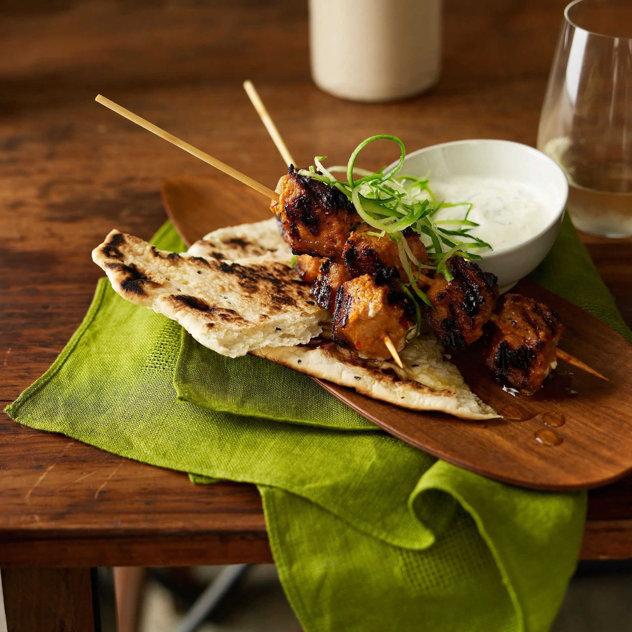 Pig Tandoro im Outdoor -Netzwerk