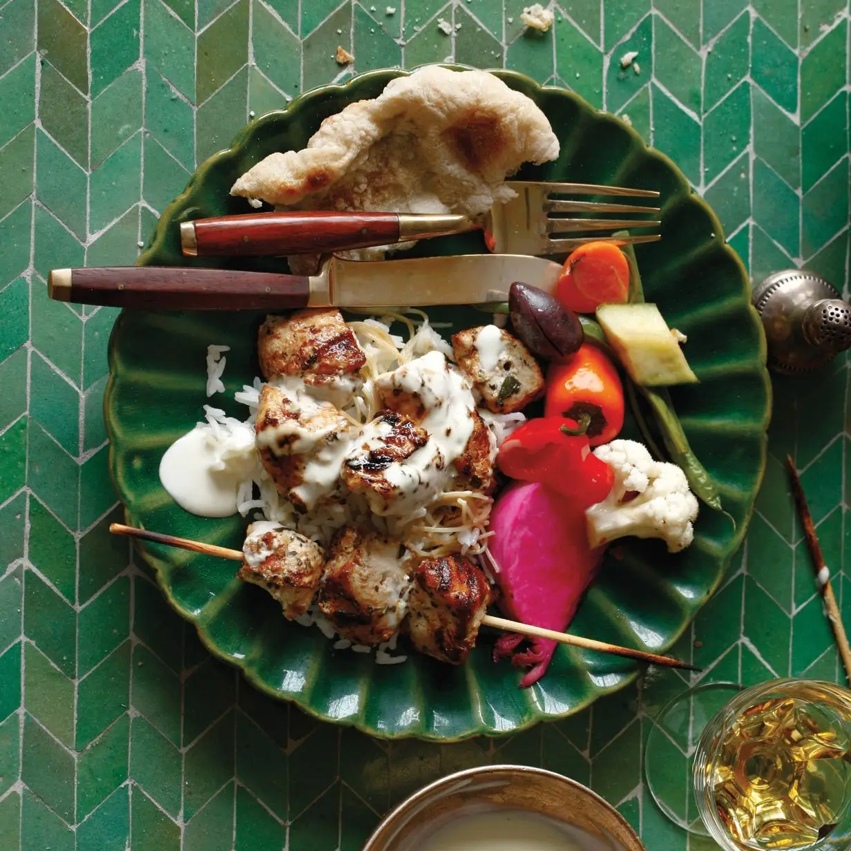 Marinierte Hühnerbéchette mit Knoblauchsauce