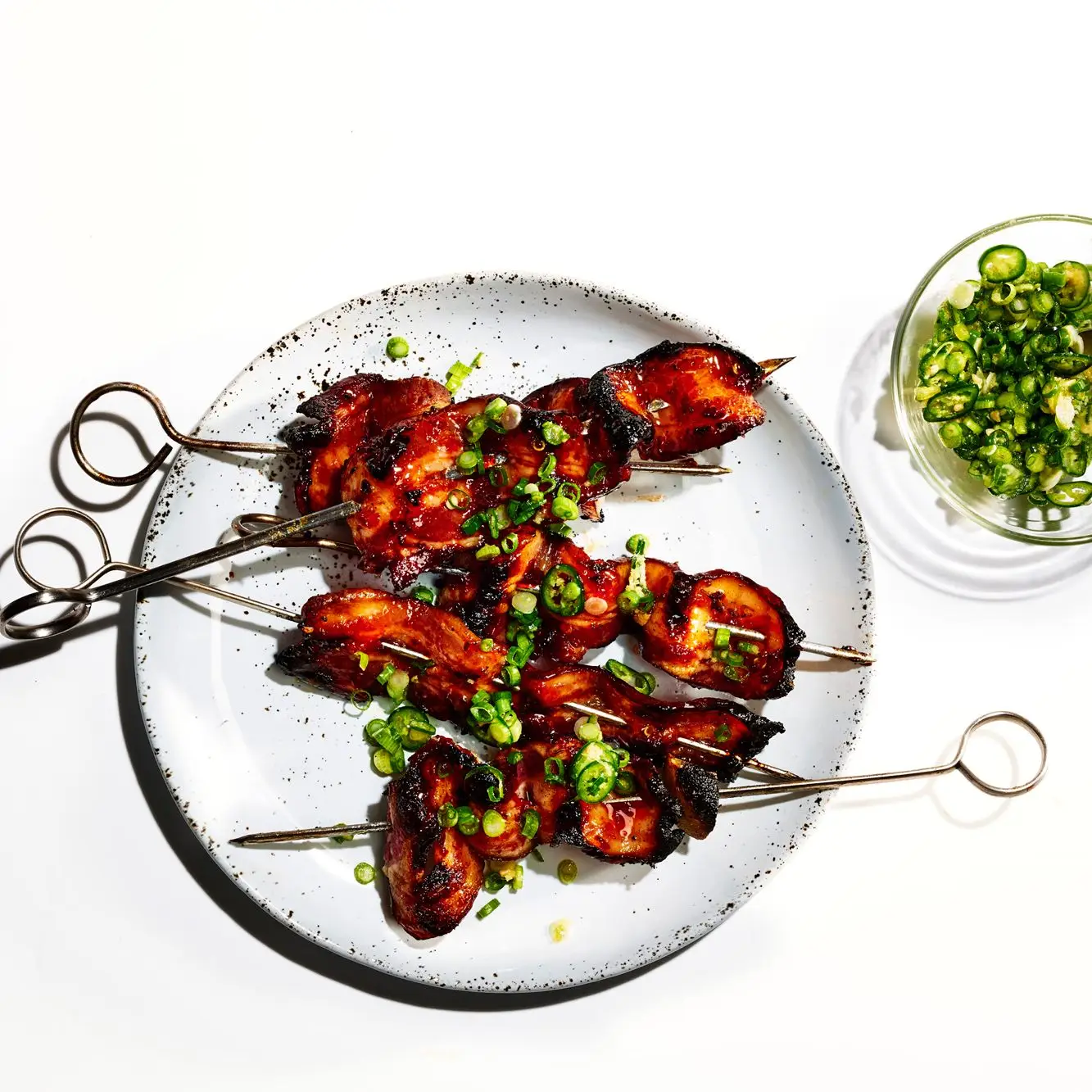 Süßer und würziger Kebaby mit Speck mit Gentilzoma