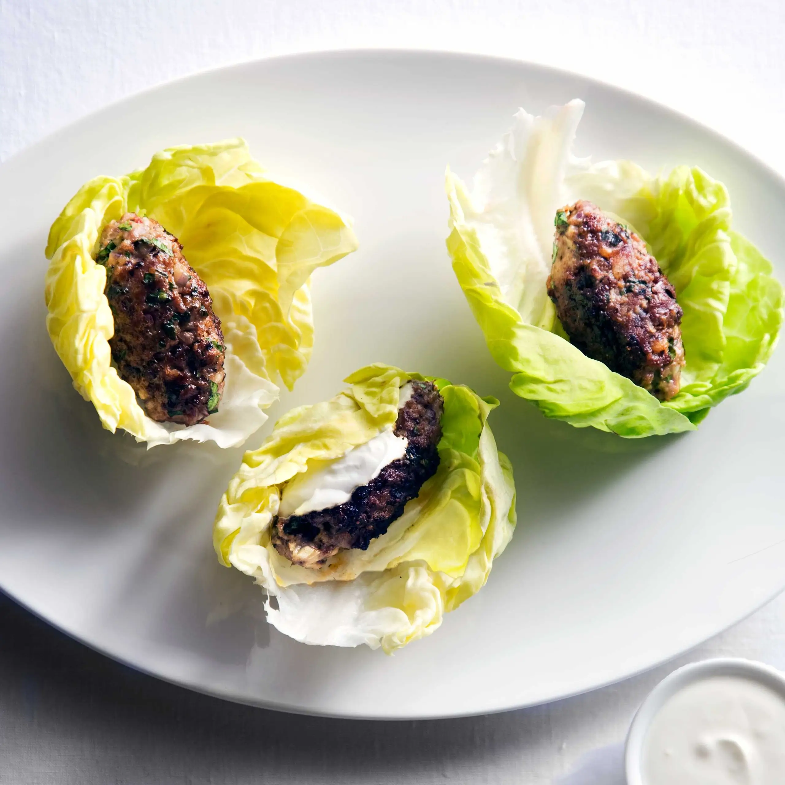 Koftte -Lamm mit Knoblauchjoghurtsauce