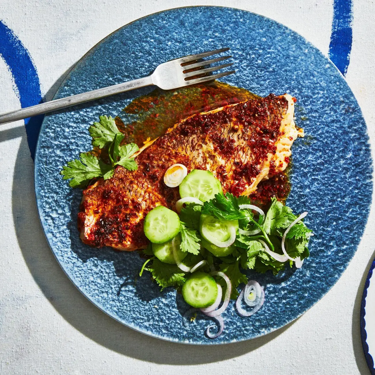 Snapper temperado com salada de pepino