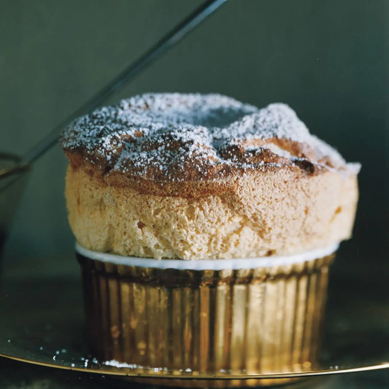 Soufflés de popkin com especiarias com molho de bourbon e melaço