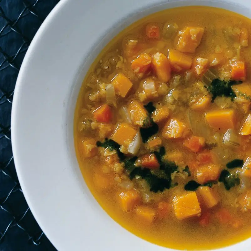 Sopa ao curry-squash e Red-Lentil