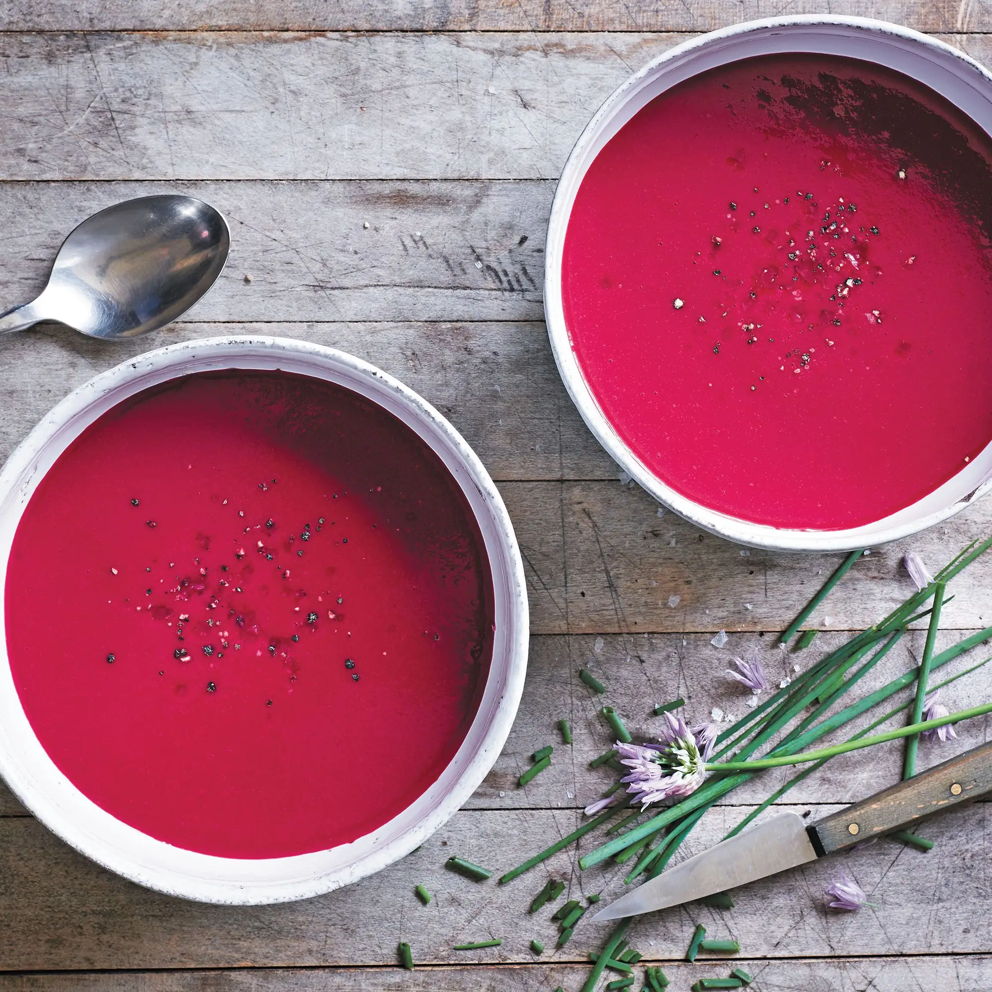 Sopa de coco, beterraba e gengibre