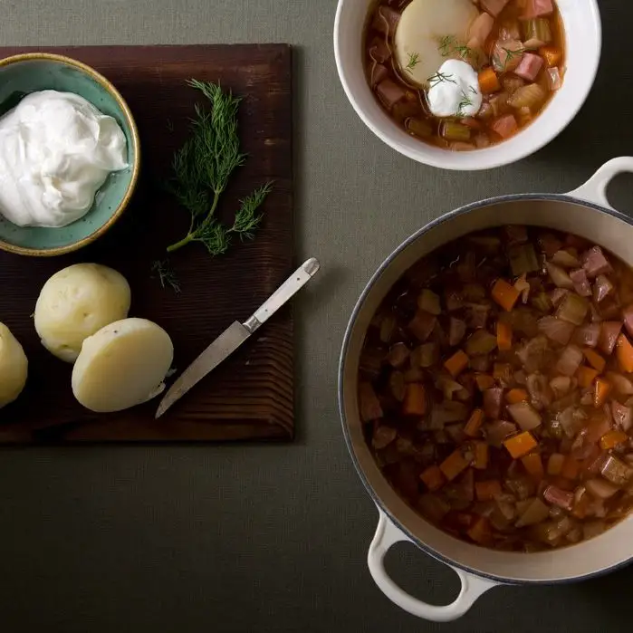 Kielbasa e sopa de repolho