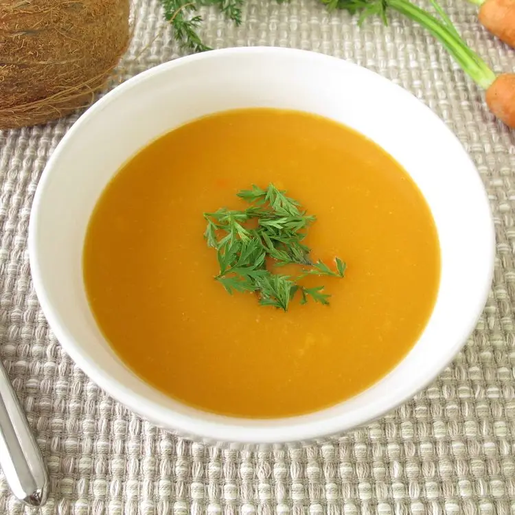Sopa de cenoura-coconut