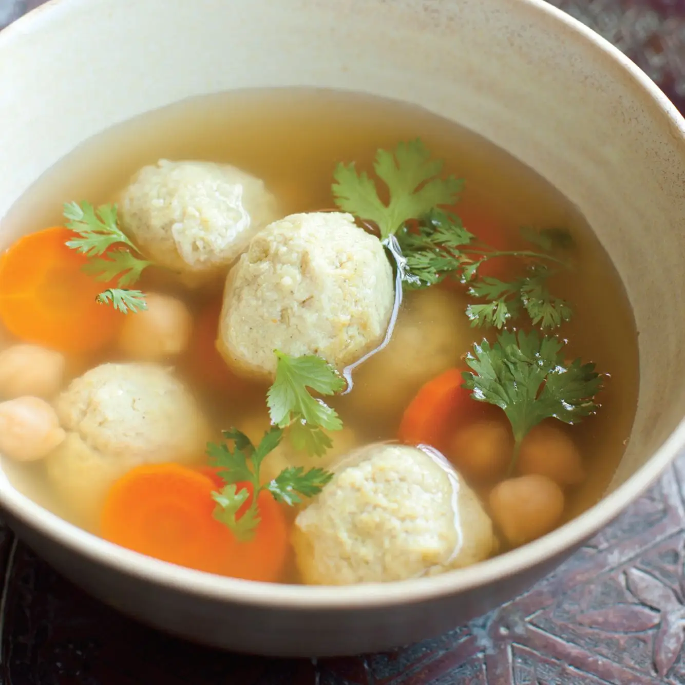 Gondi (Perssa „Matzo Balls“ s cícer a kurča)