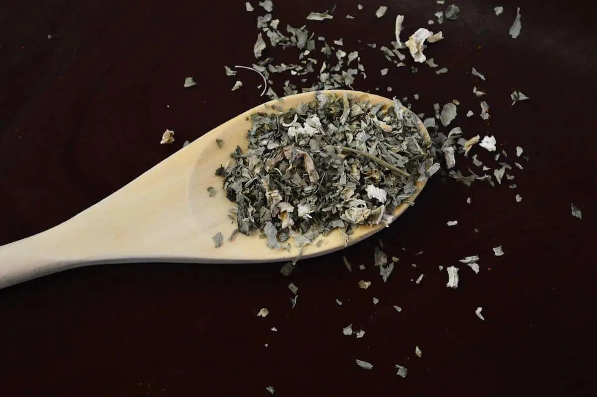 O que é um bom substituto dos flocos de aipo?