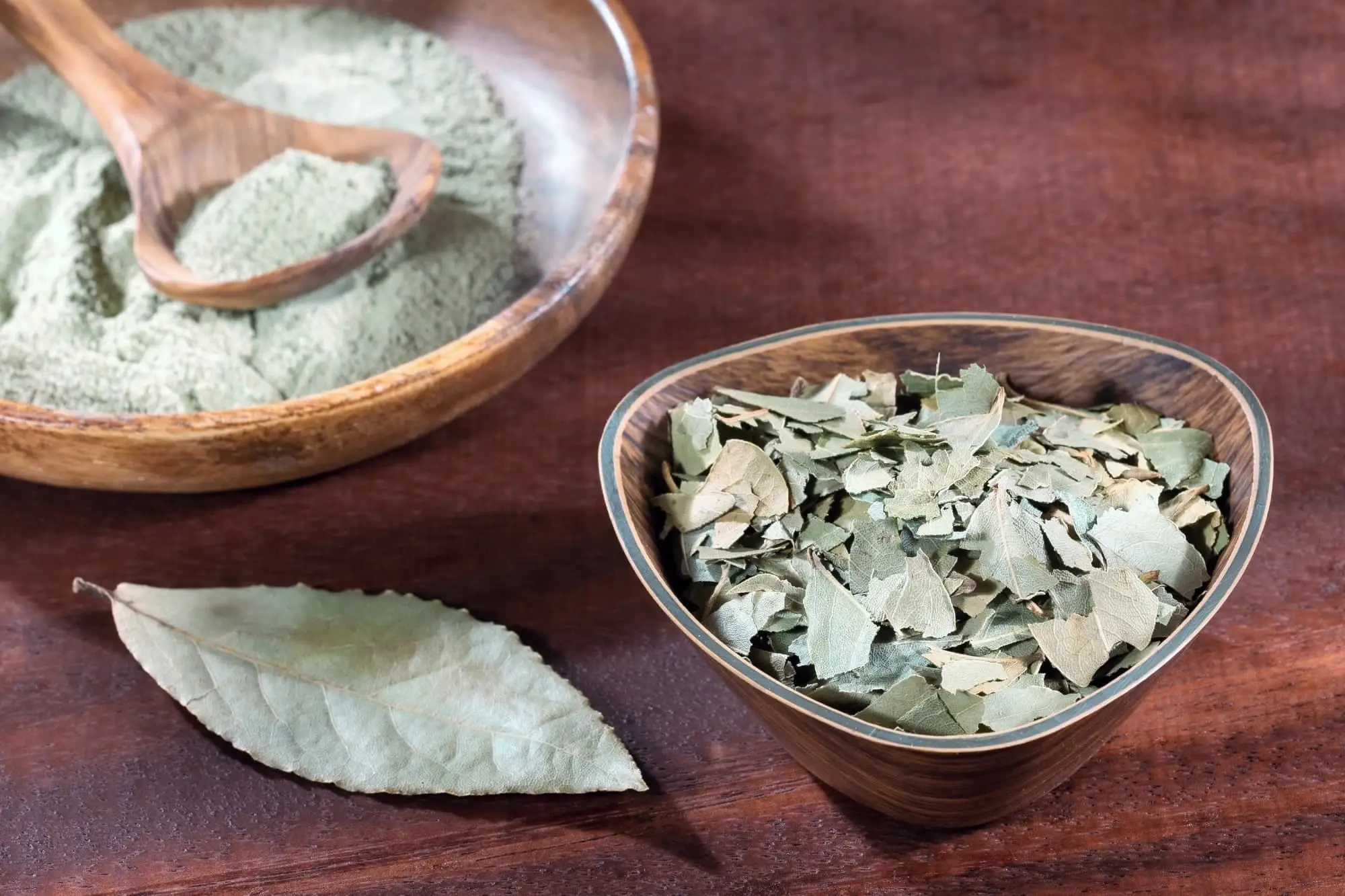 Folhas de louro esmagadas vs. Todo: Showdown de Spiceografia