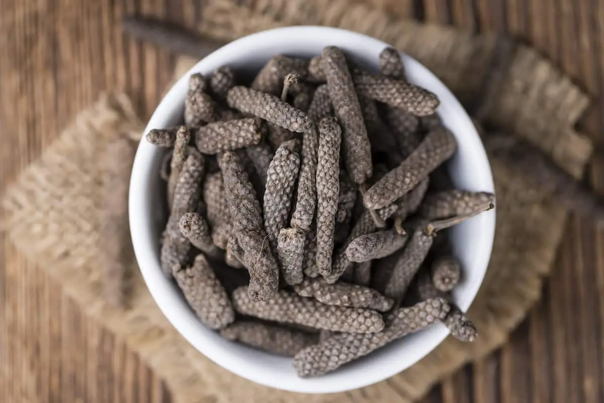 Pimenta longa: antecessor da pimenta preta na Europa