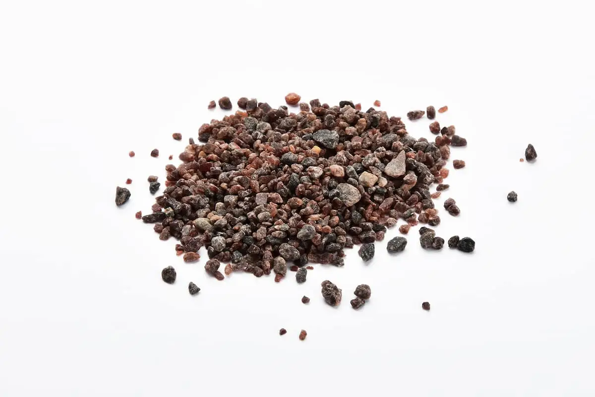 Sal preto (kala namak): um sal vulcânico com uma nota sulfurosa