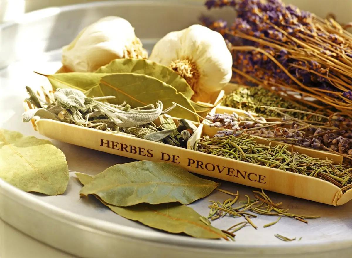 Cozinhando com Herbes de Provence: os Dos e não