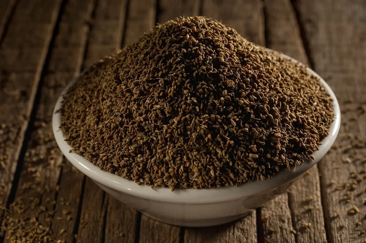 O que é um bom substituto de sementes de carom?