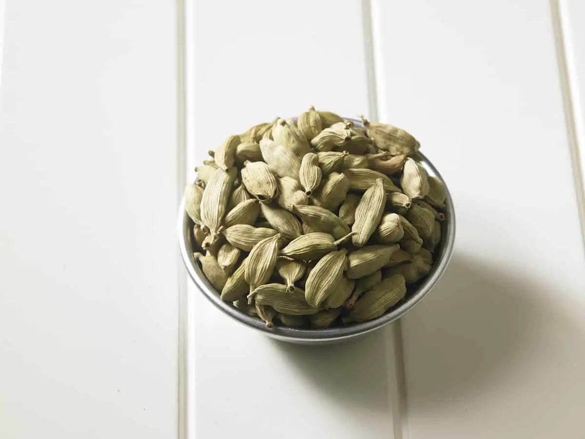 Cozinhando com cardamomo: os Dos e não