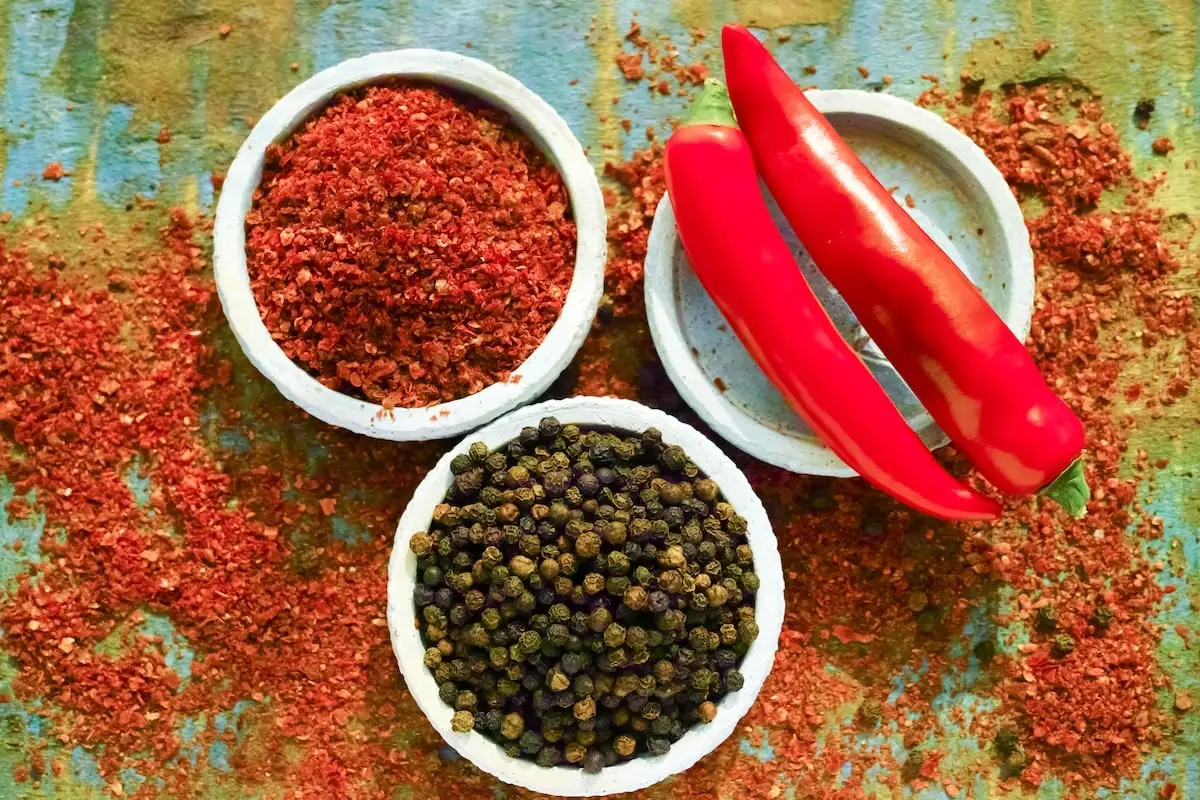 Pimenta preta vs. Cayenne Pepper - Como eles se comparam?