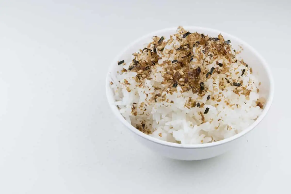 O que é um bom substituto de tempero de Furikake?