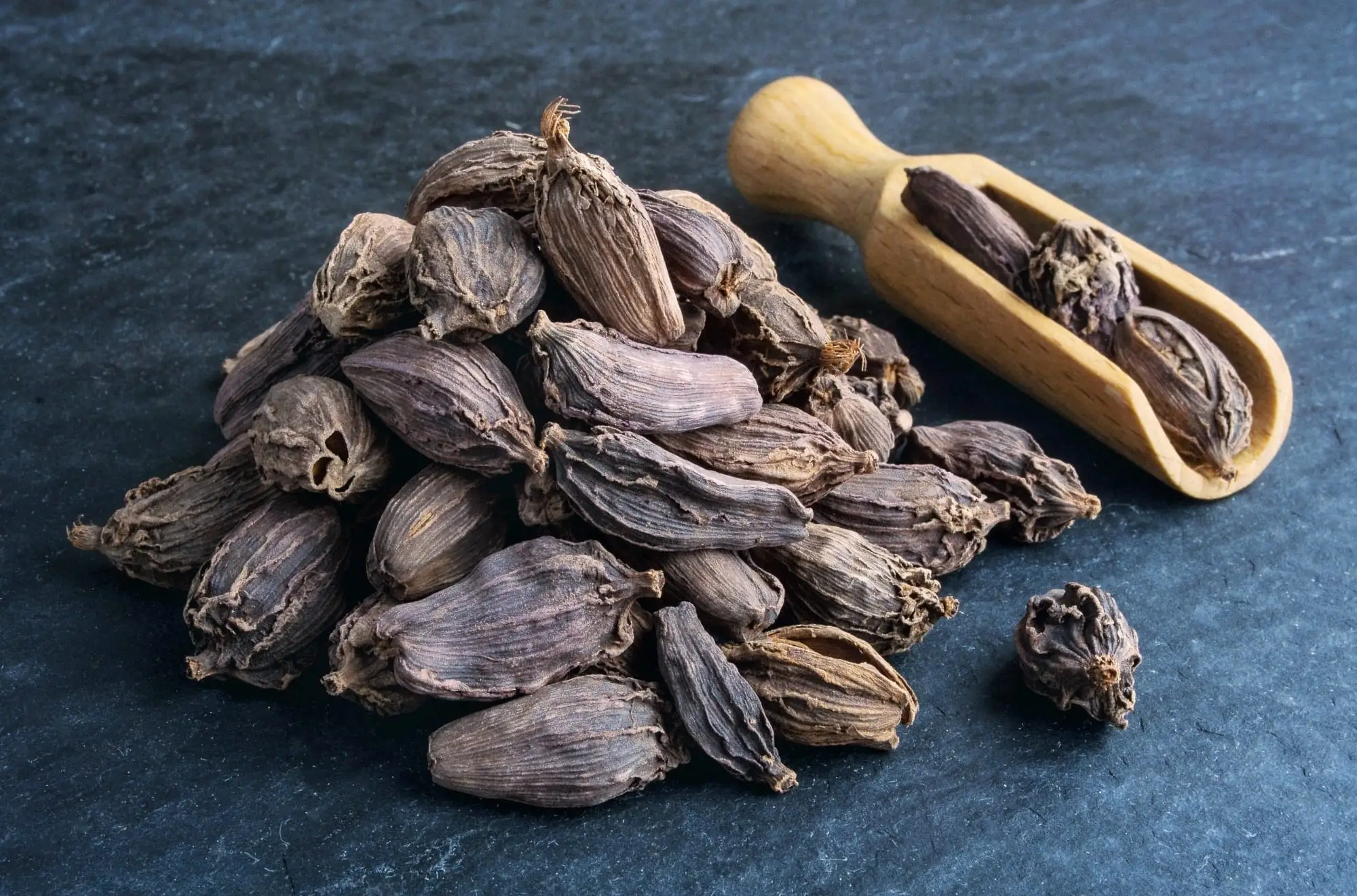 Cardamomo preto: história, sabor, benefícios, usos