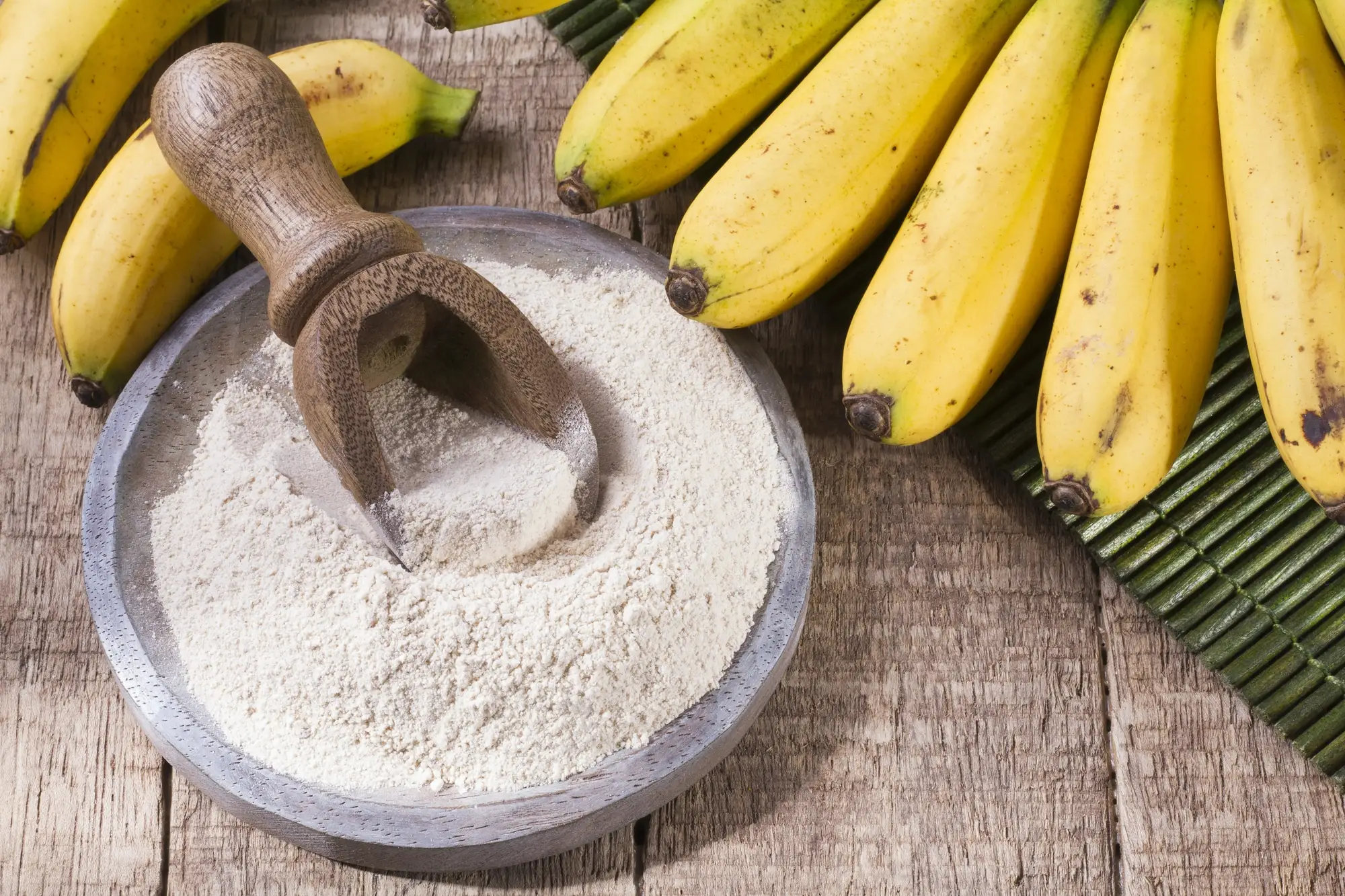 Farinha de banana: sem grãos e cheia de amido resistente