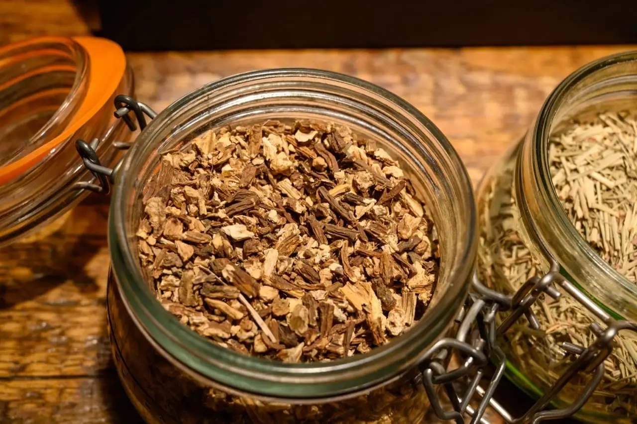 O que é um bom substituto da raiz de Orris?