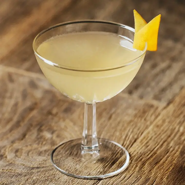 Bee’s Knees cocktail