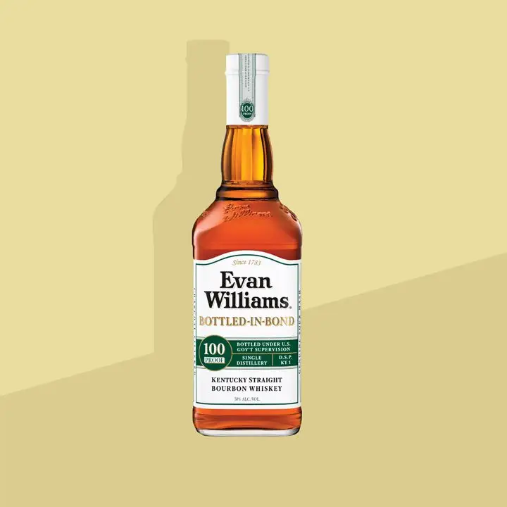 Evan Williams engarrafado em Bond Kentucky Straight Bourbon Whisky Review