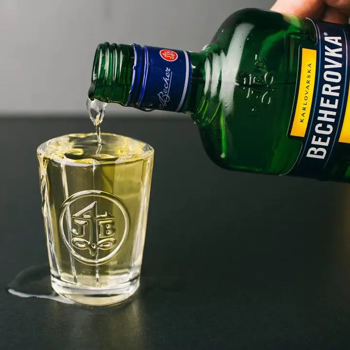 Fã do Fireball? Esta bebida pode ser a versão original