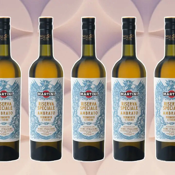 Martini & Rossi Ambrato bottles