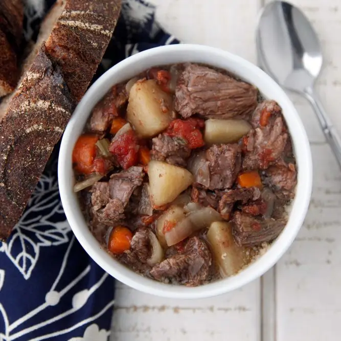 Ensopado de carne na panela