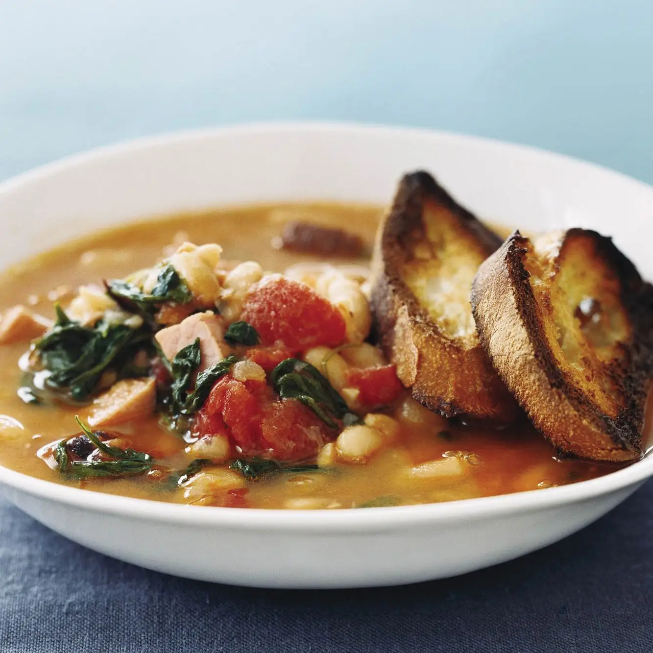 Ensopado rápido do feijão branco