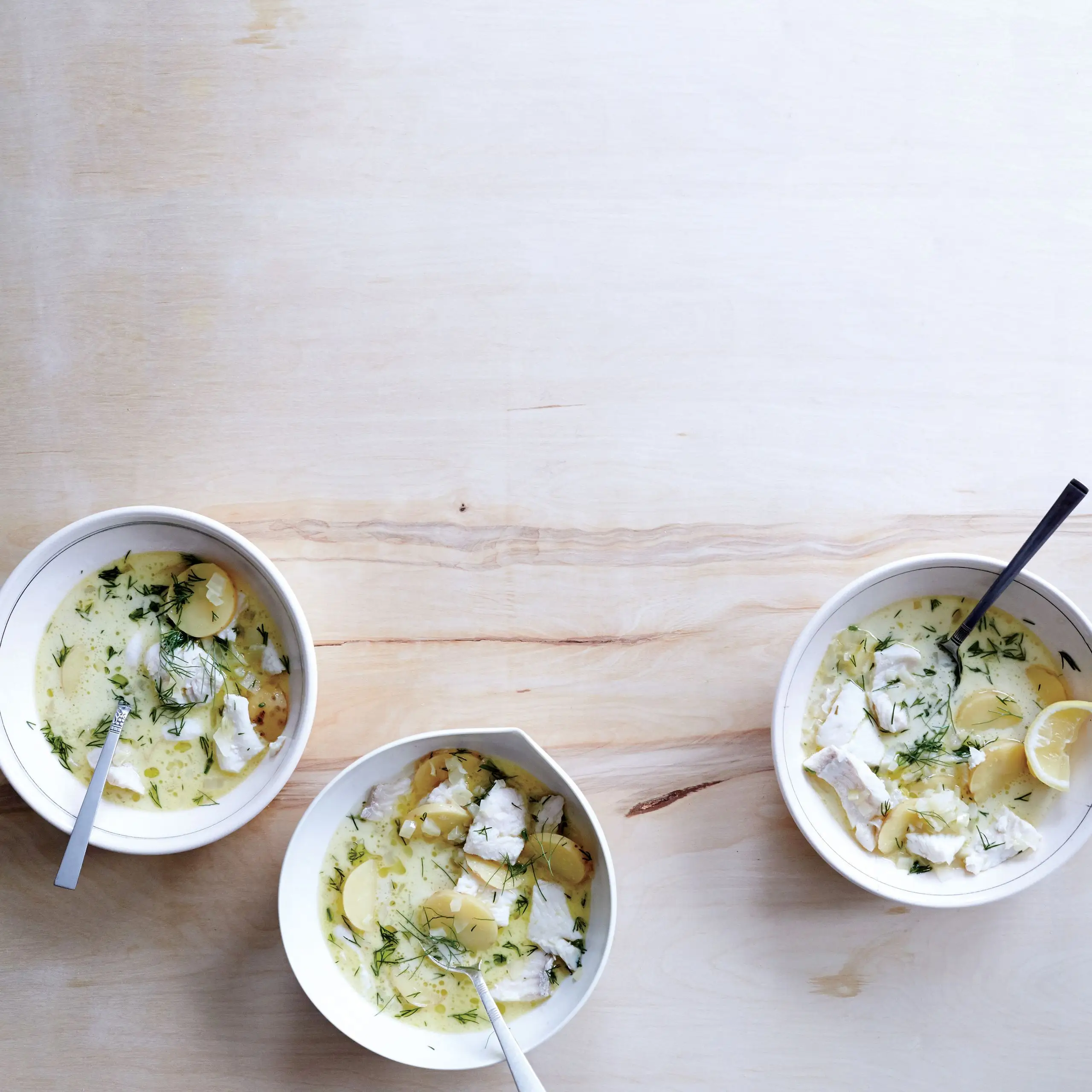 Ensopado de peixe com erva -doce e batata