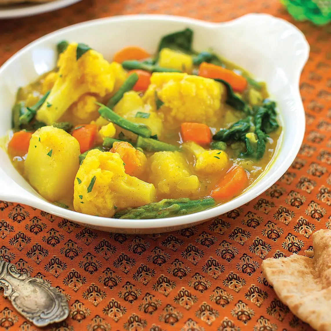 Ensopado de legumes ao curry de coco