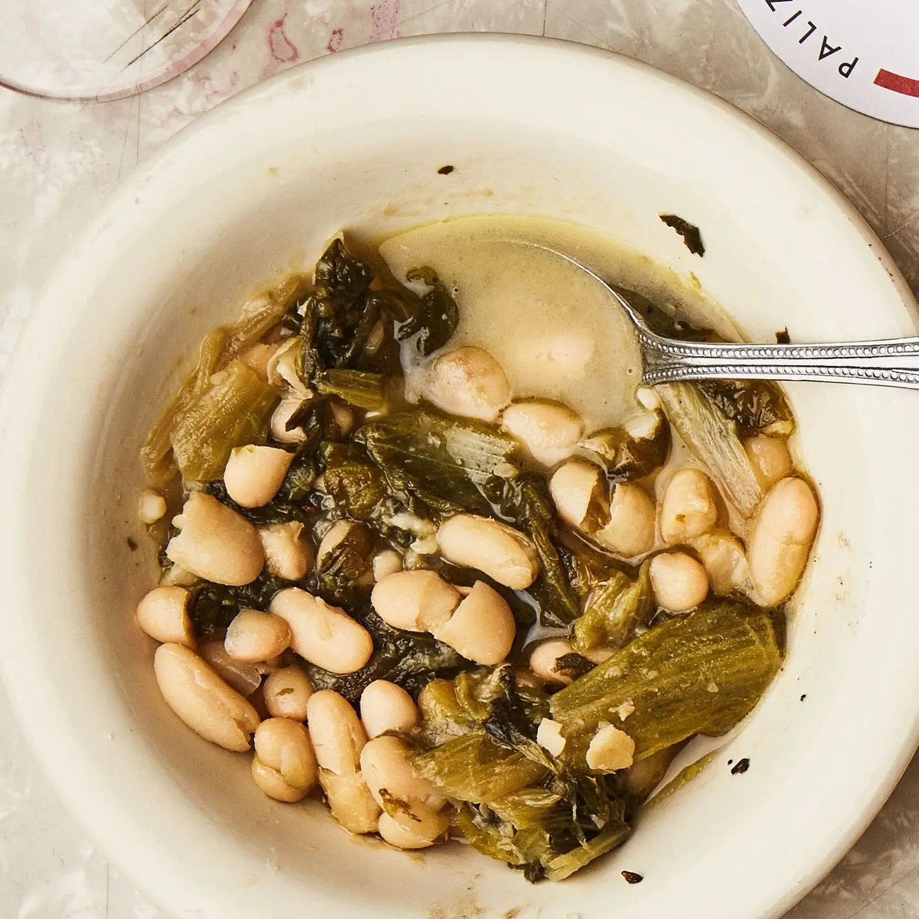 Escarola com feijão de canellini