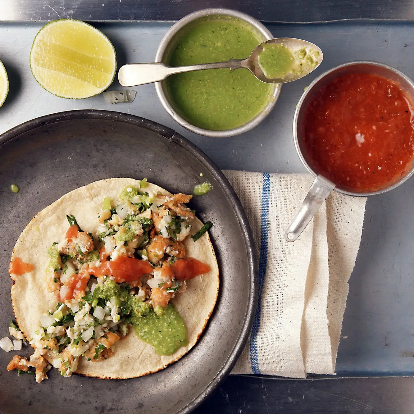 Tacos de peixe frito picado (salpicos de peixe)