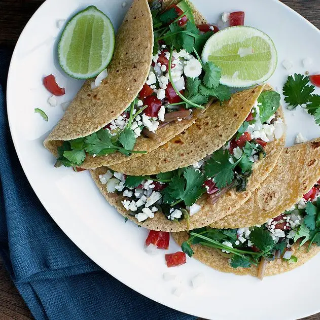 Tacos de Purslane e Abacate com pico de galo
