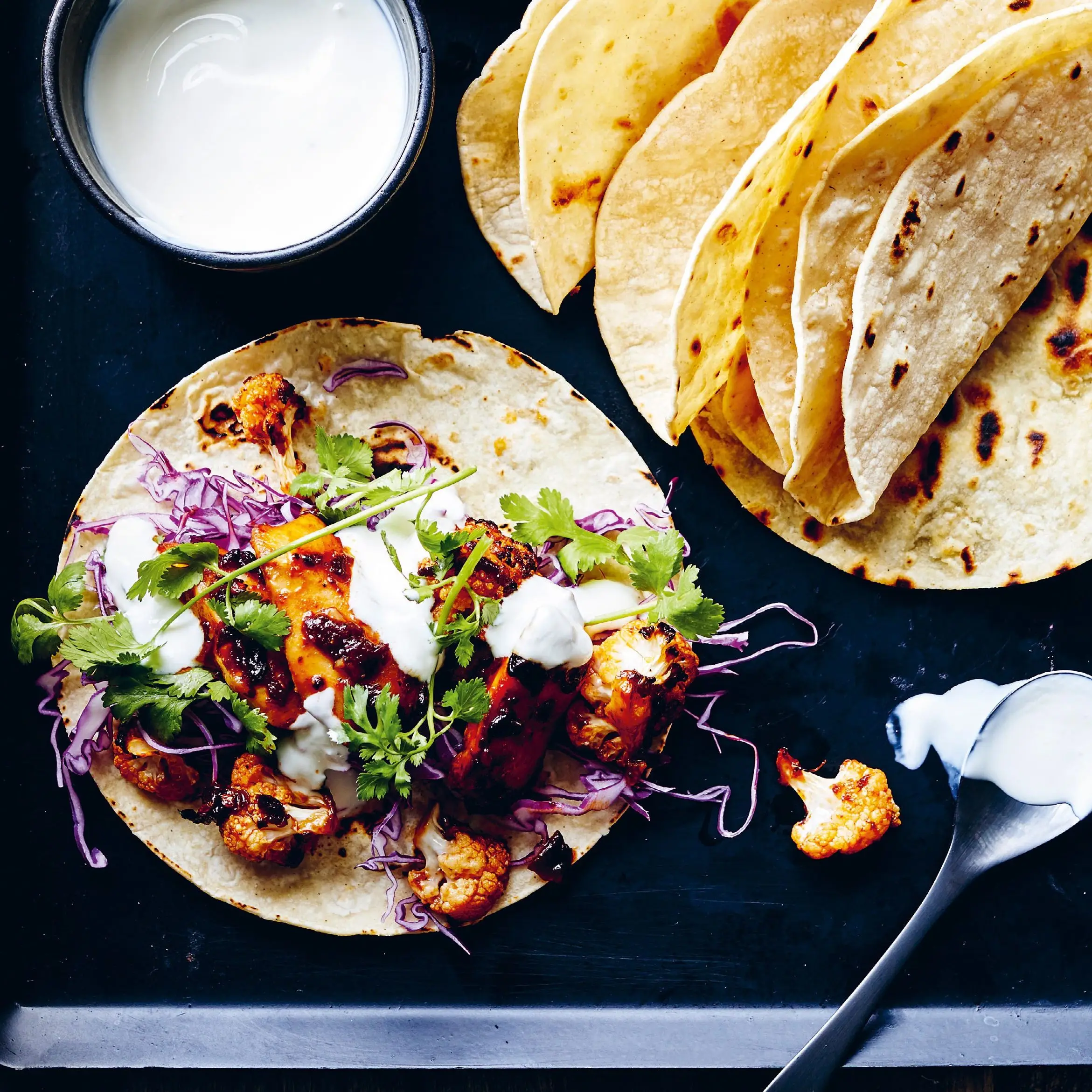 Tacos de frango e couve -flor Chipotle