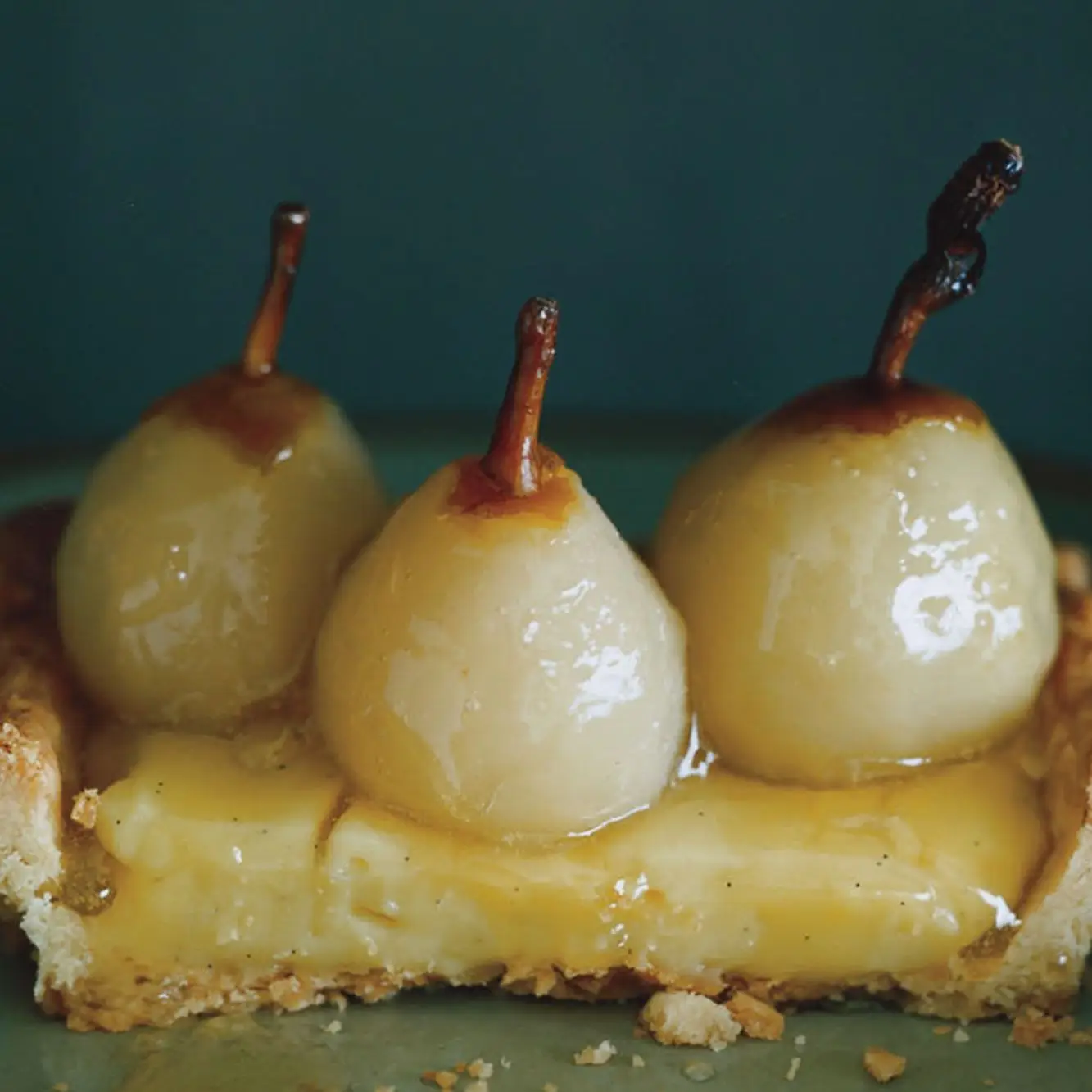Seckel Pear Tart com Poire William Cream