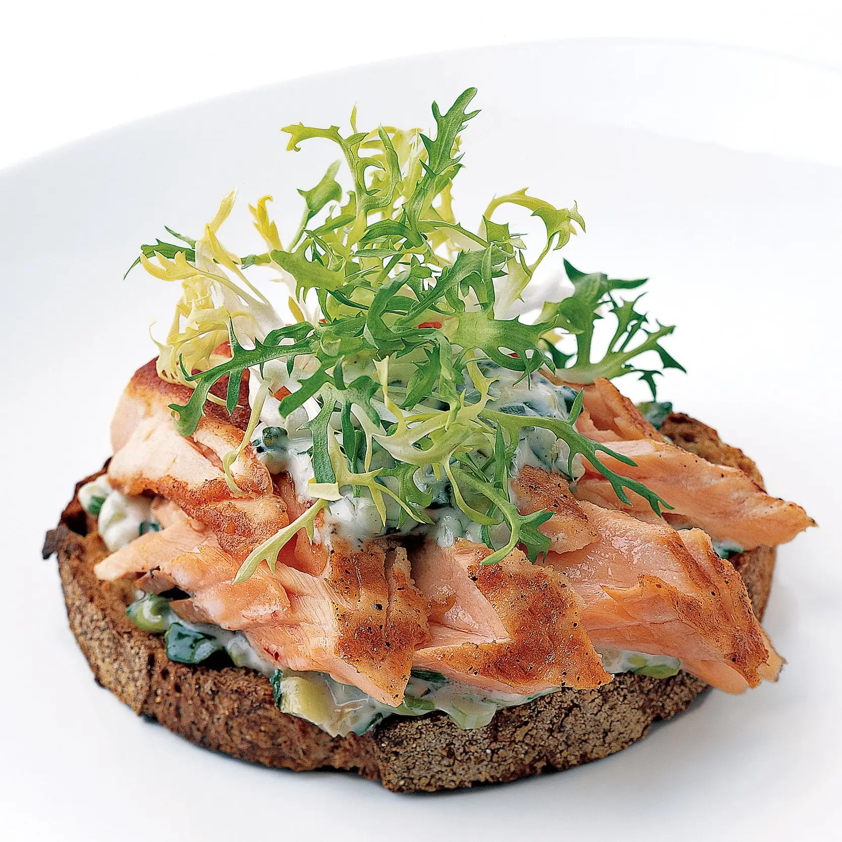 Gegrillter Lachs in gerösteter Mayonnaise