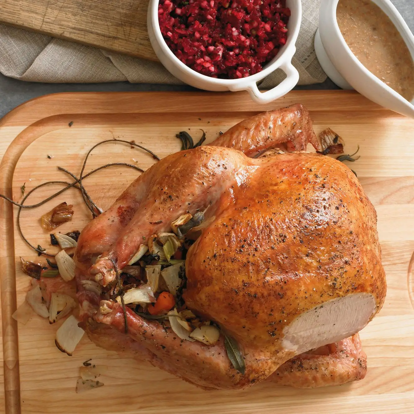 Juniper-Cramen Roast Turkey com molho de cogumelo de chanterelle