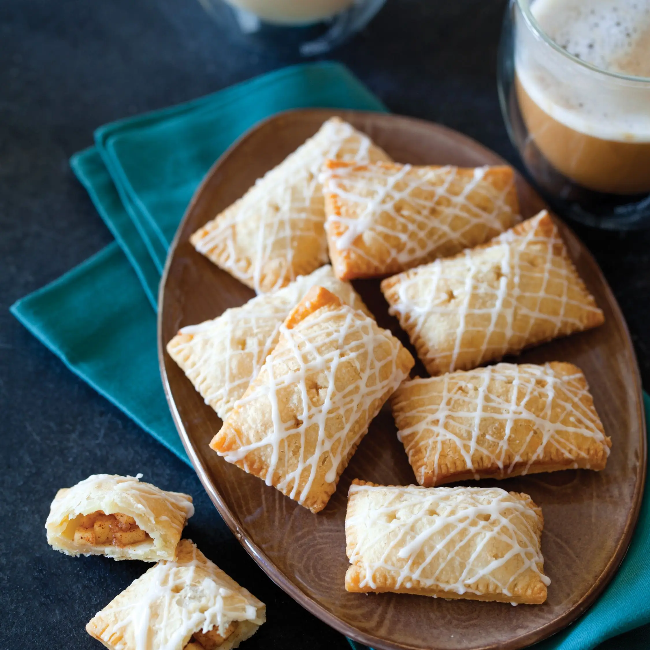 Tortas de maçã fritas minúsculas