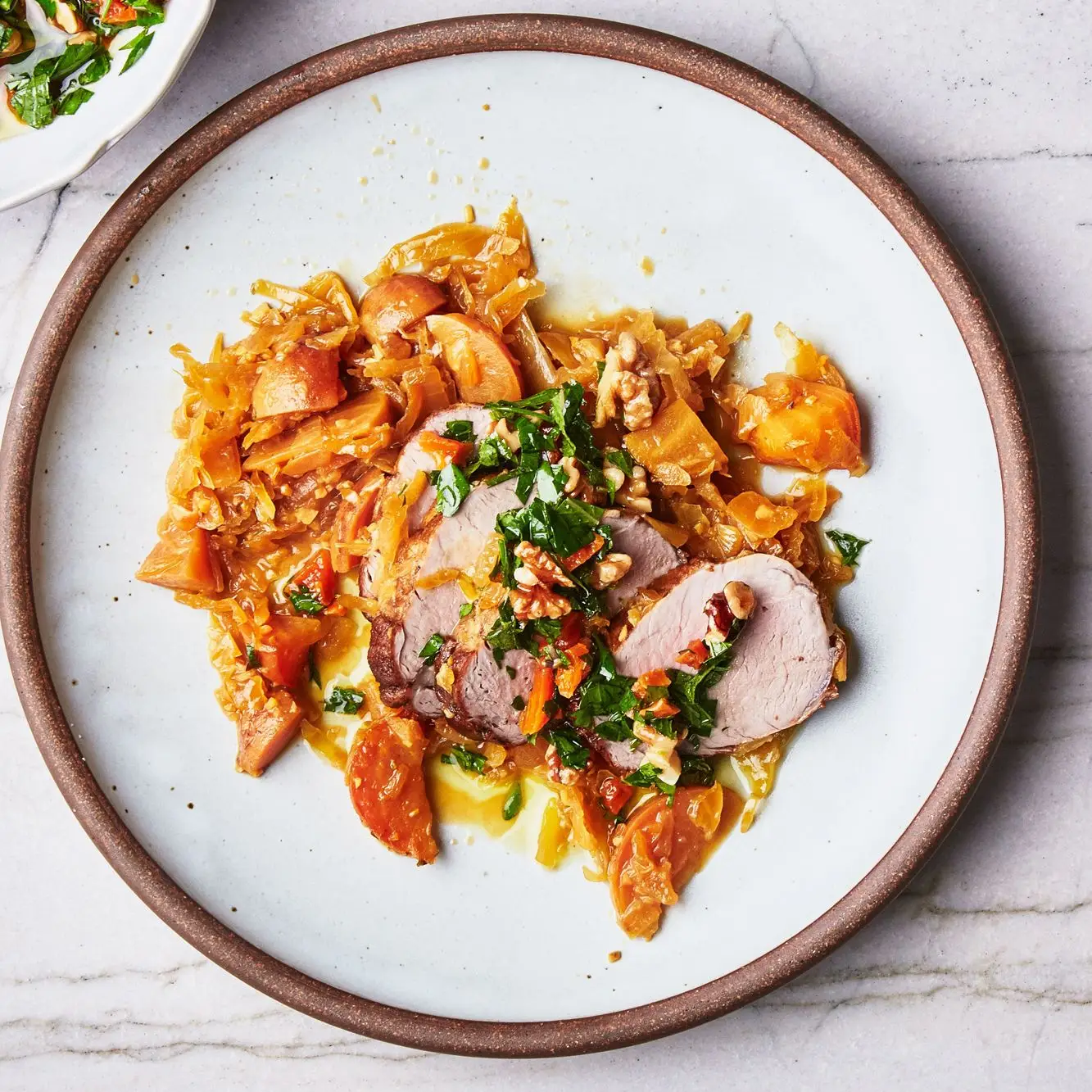 Lombo de porco com beterraba dourada