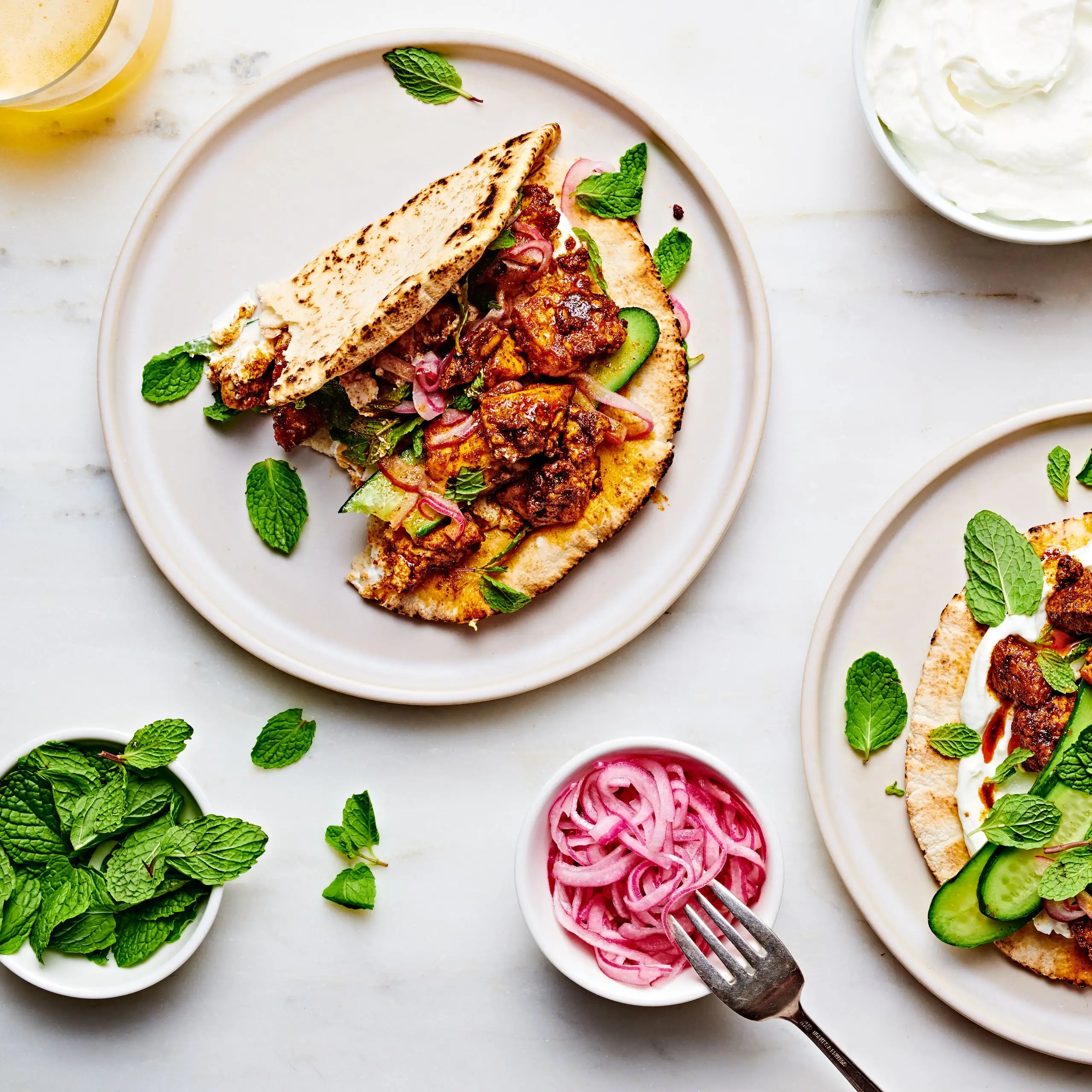 Tofu pita com temperamento shawarma