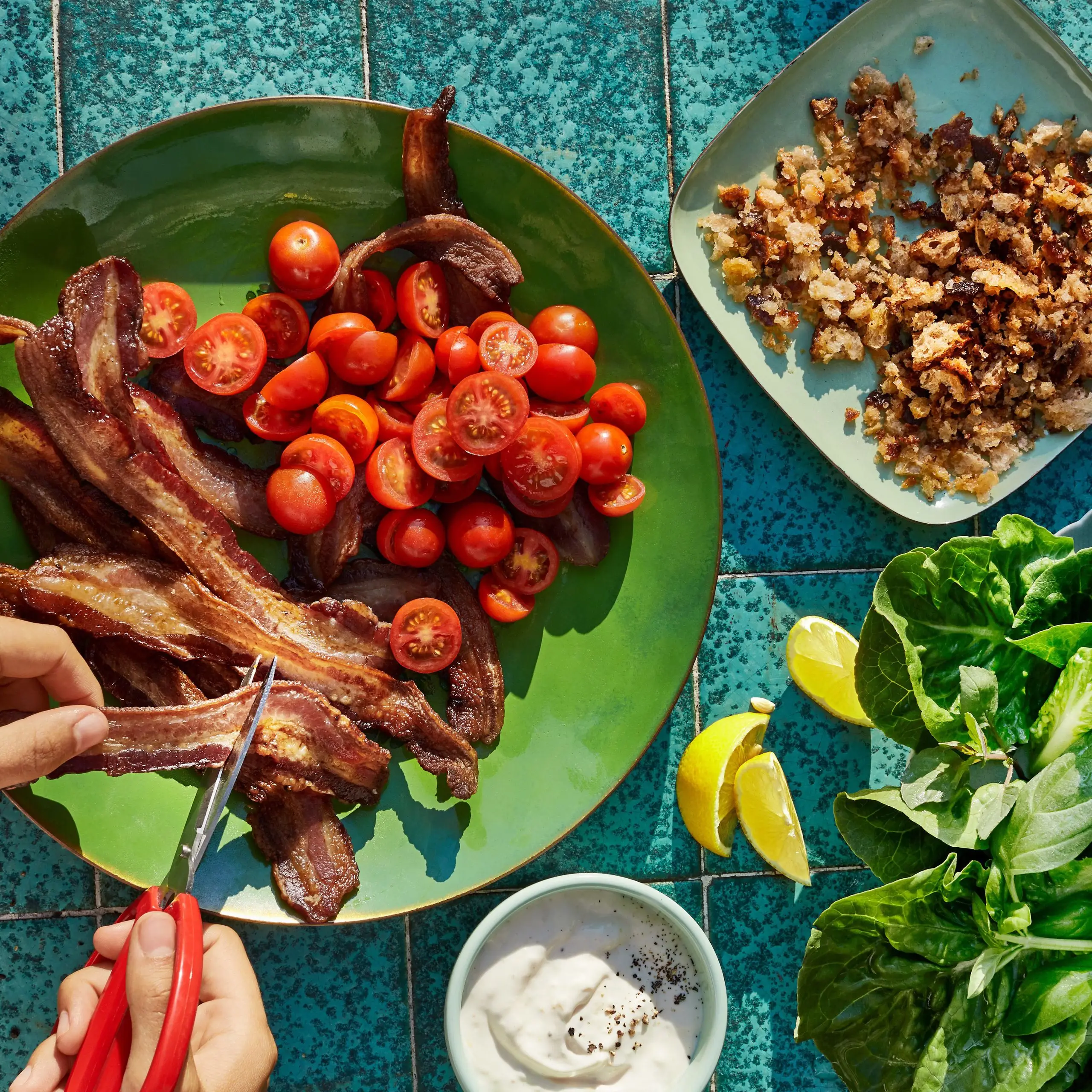 BLT envolve com maionese de rábano silvestre